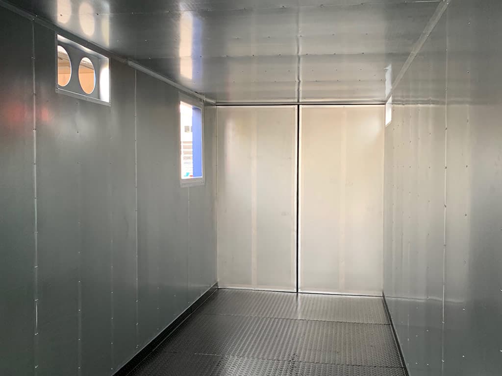 40 ft container with liquid collecting tray and sound proofing