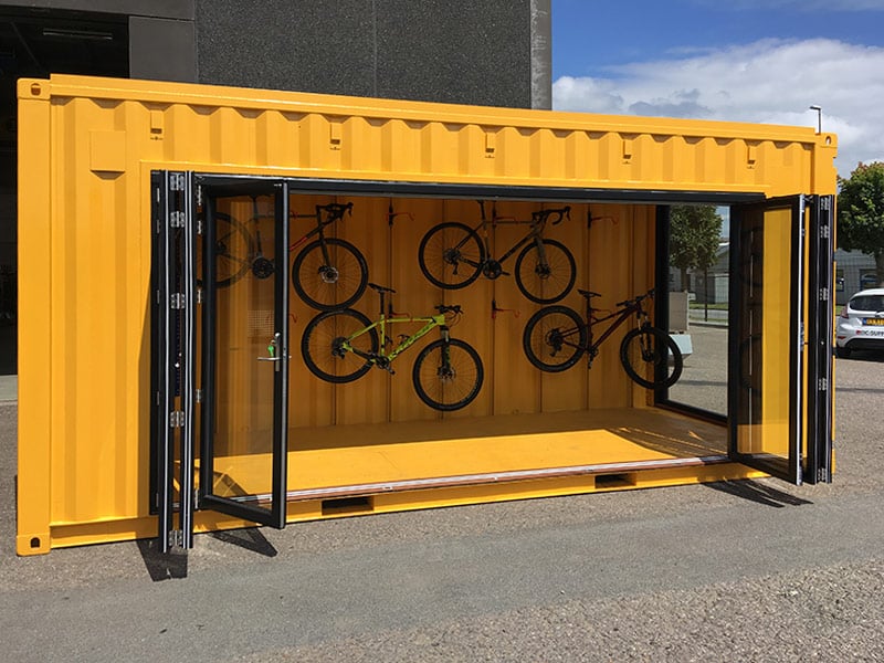 Specialbygget cykelbibliotek i container