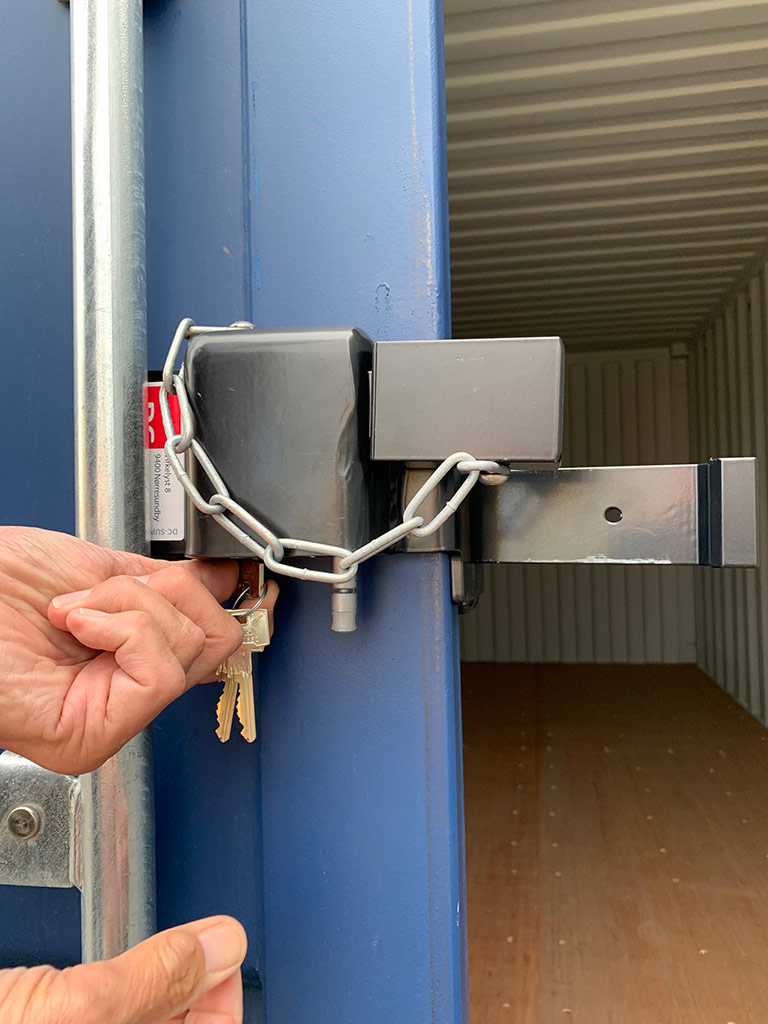 Nem montering af container lås fra DC-Supply A/S