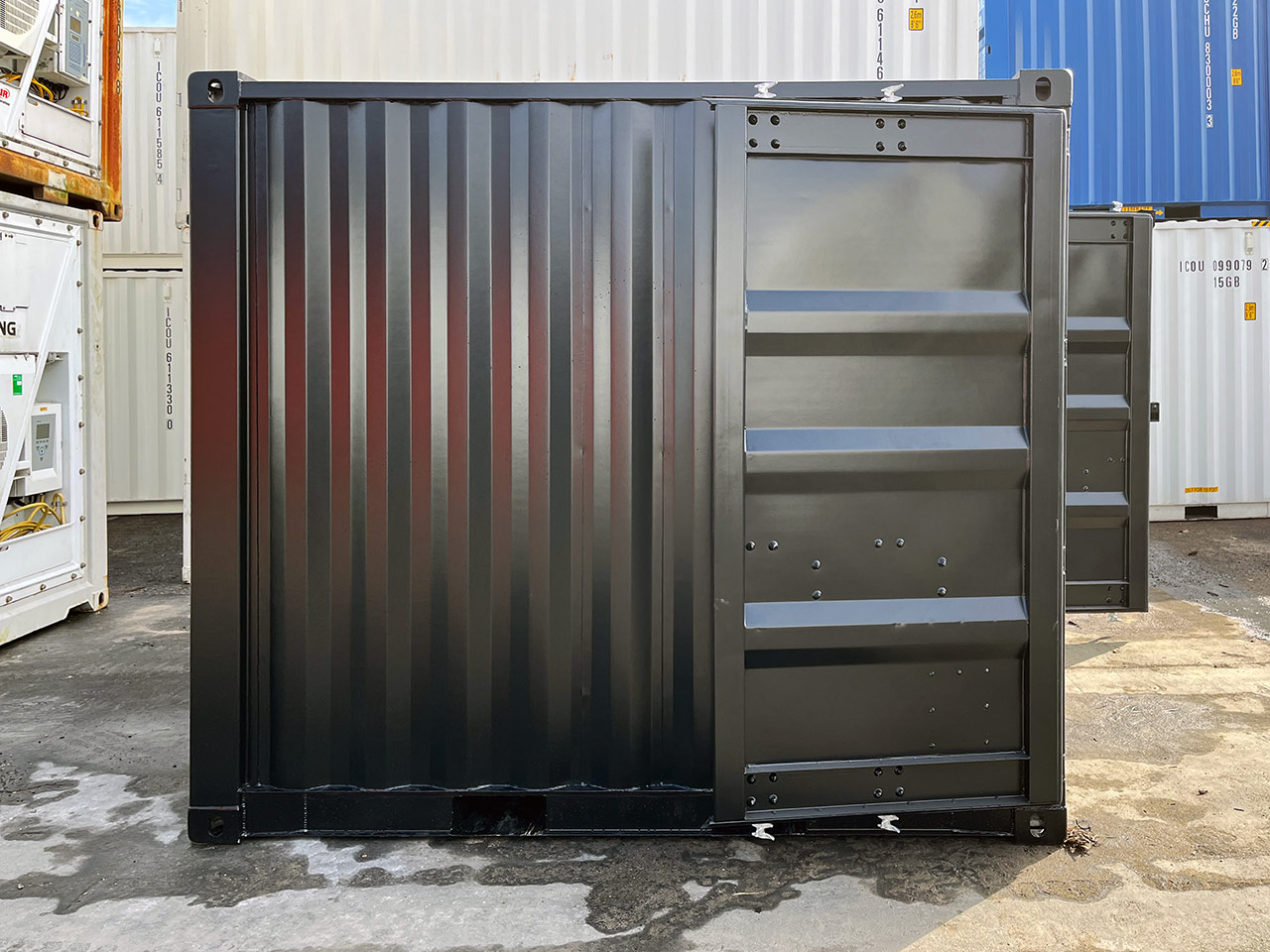 Meeting rooms for Coolshop’s head office – a custom-built container solution