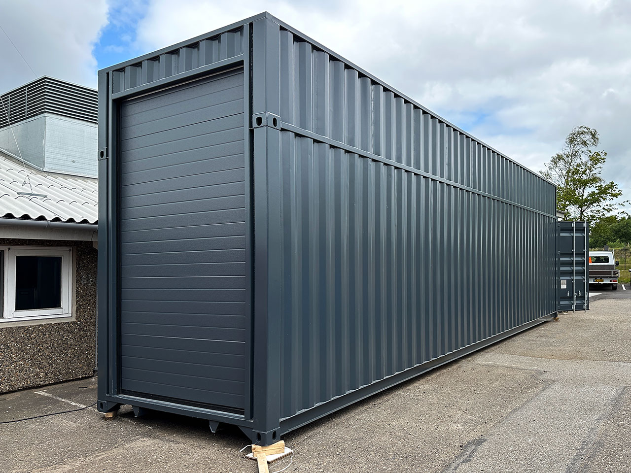 Specialbygget 40-fods High Cube container med ekstra højde: Skræddersyet til industrielt behov.